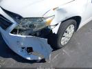 Toyota Camry Le Image 10
