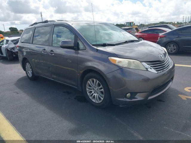  Salvage Toyota Sienna