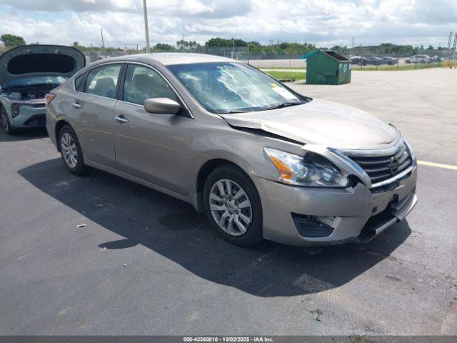  Salvage Nissan Altima