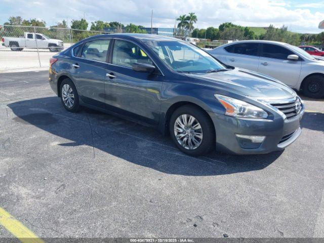  Salvage Nissan Altima
