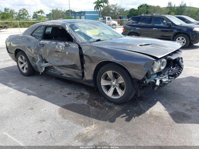  Salvage Dodge Challenger