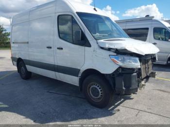  Salvage Mercedes-Benz Sprinter 2500