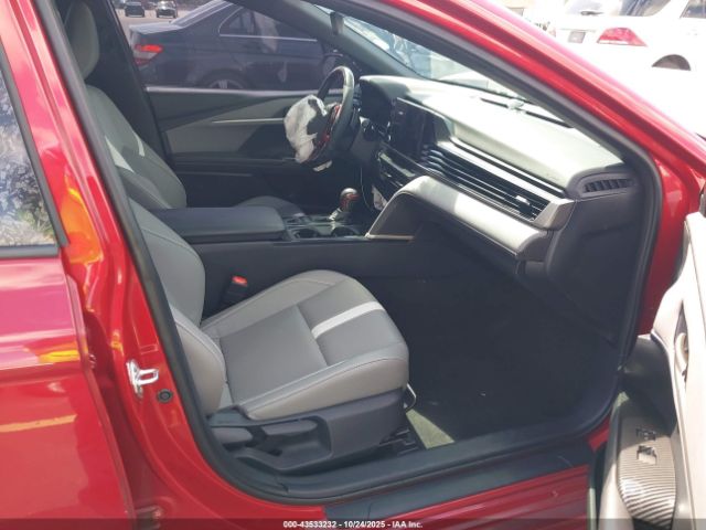 Toyota Camry Se Image 14