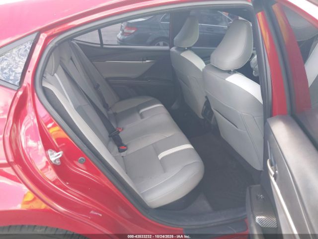 Toyota Camry Se Image 10