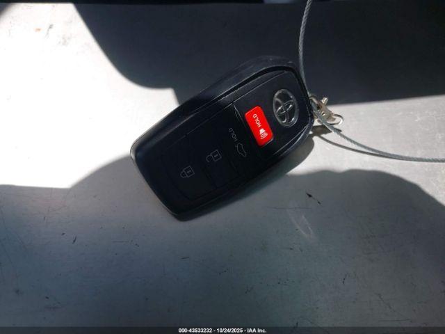 Toyota Camry Se Image 7