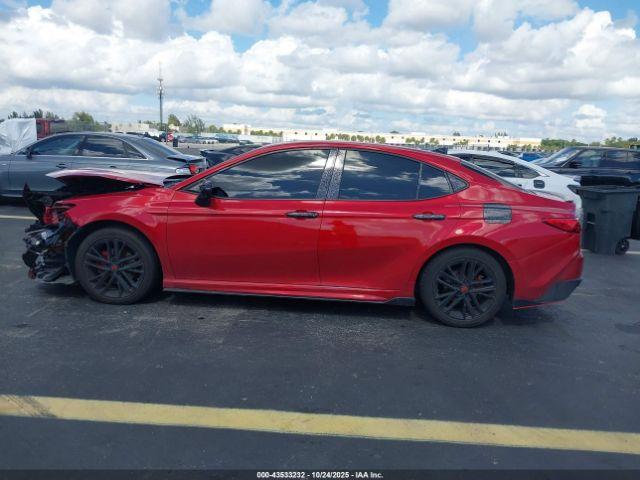 Toyota Camry Se Image 9