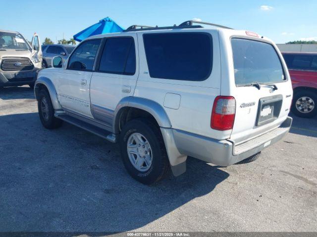 Toyota 4Runner Limited V6 Image 13
