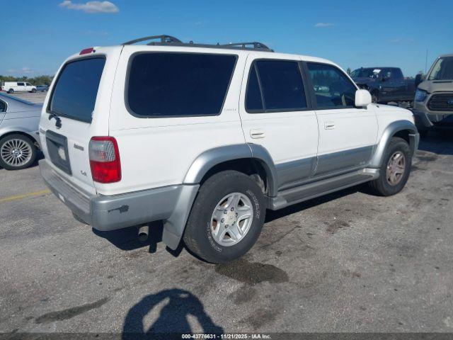 Toyota 4Runner Limited V6 Image 6