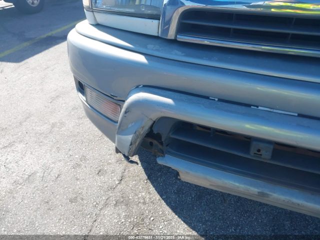 Toyota 4Runner Limited V6 Image 11