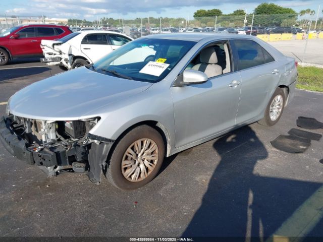 Toyota Camry L Image 10