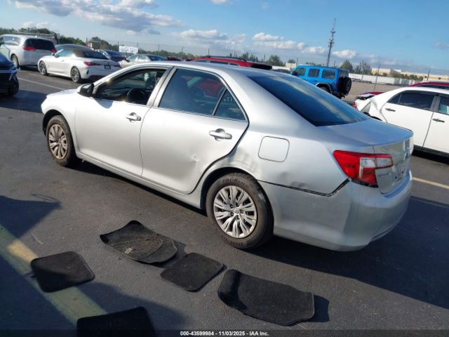 Toyota Camry L Image 11
