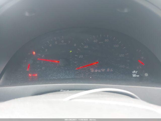 Toyota Camry Le Image 8