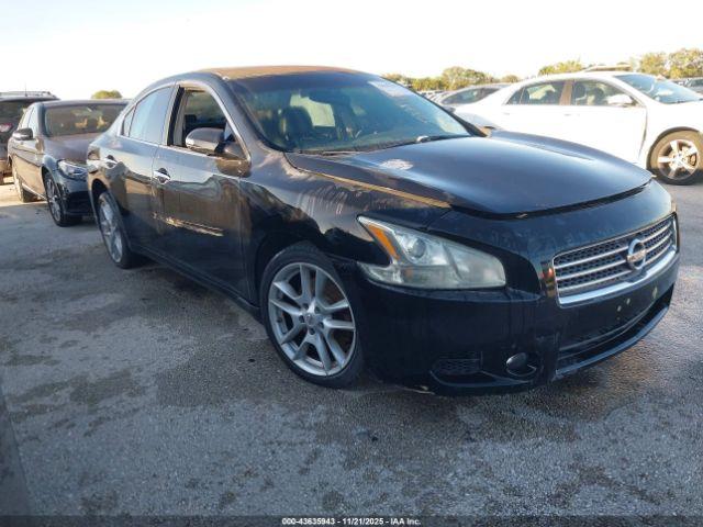  Salvage Nissan Maxima