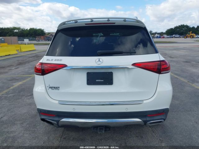 Mercedes-Benz GLE Image 16