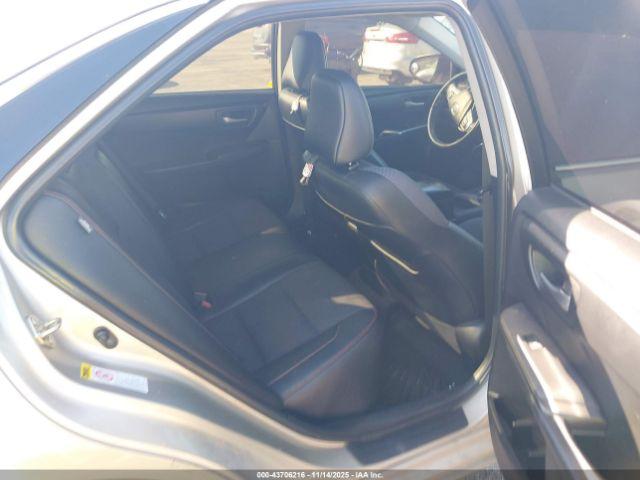 Toyota Camry Se Image 16