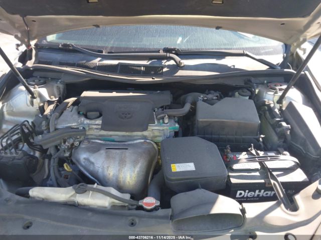 Toyota Camry Se Image 10