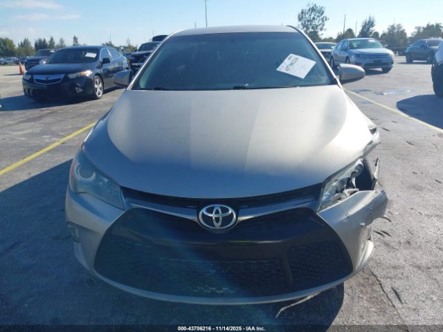 Toyota Camry Se Image 17