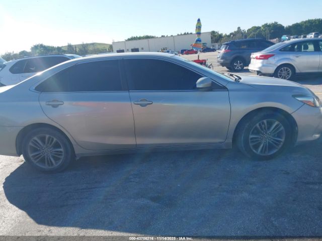 Toyota Camry Se Image 7