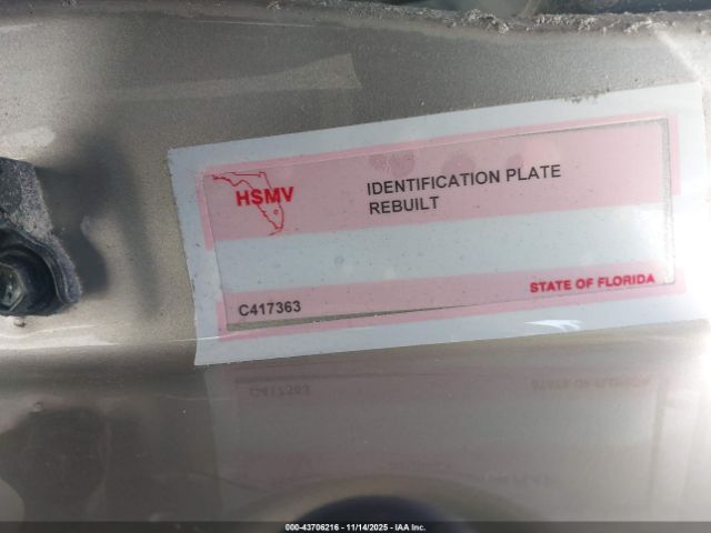 Toyota Camry Se Image 11