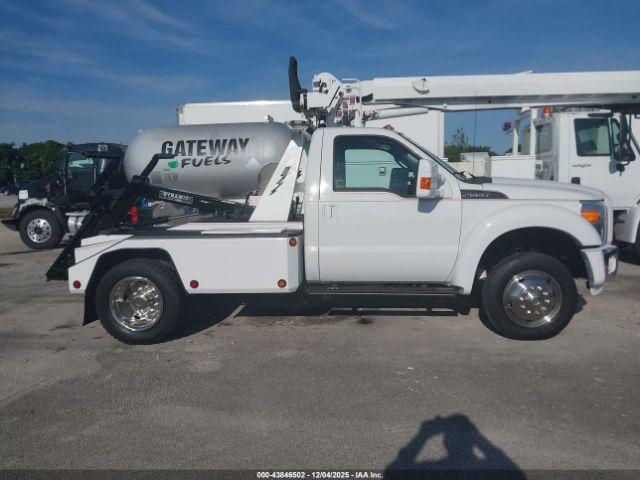 Ford F-550 Xl Image 13