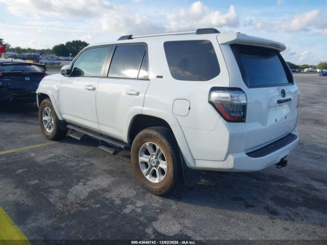 Toyota 4Runner Sr5 Image 9