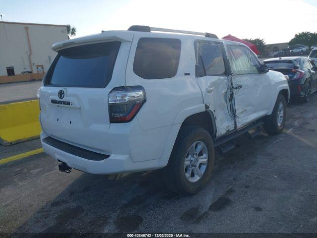 Toyota 4Runner Sr5 Image 2