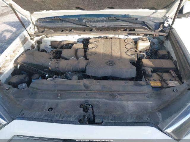 Toyota 4Runner Sr5 Image 8