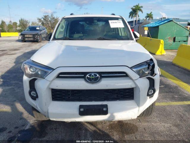 Toyota 4Runner Sr5 Image 13