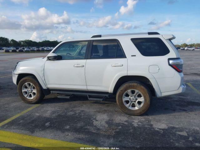 Toyota 4Runner Sr5 Image 12
