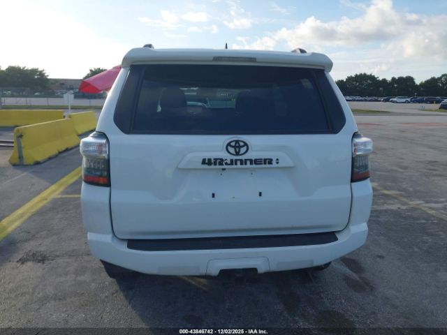 Toyota 4Runner Sr5 Image 14