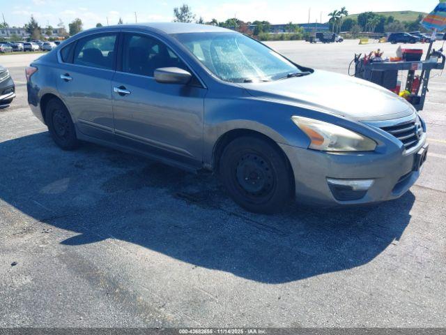  Salvage Nissan Altima
