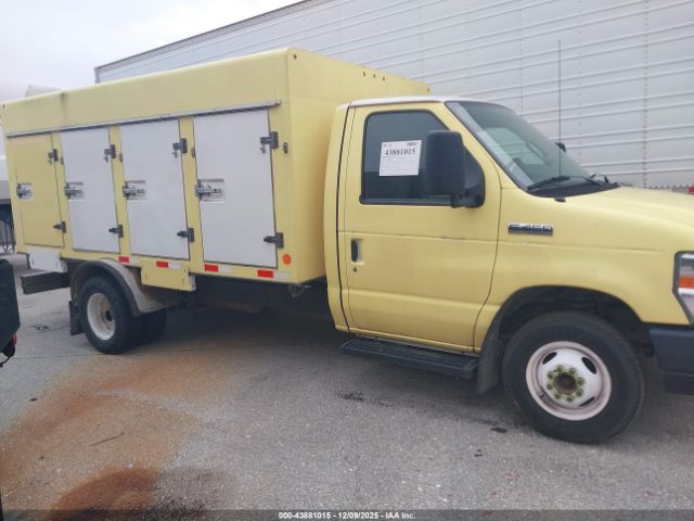 Ford E-450 Image 10