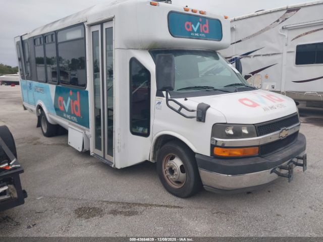 Chevrolet Express 4500 Diesel Image 1