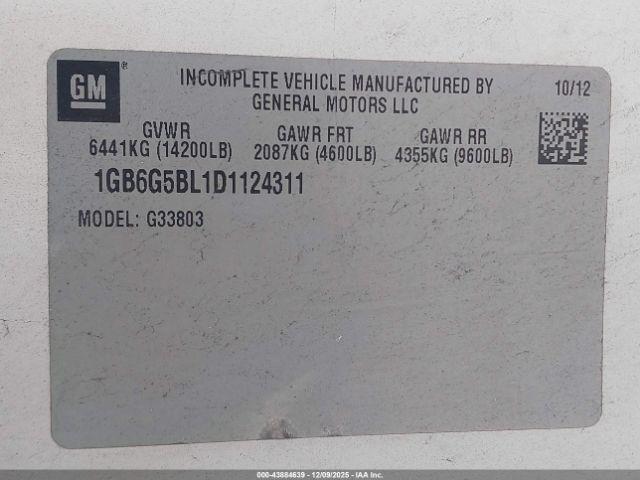 Chevrolet Express 4500 Diesel Image 13