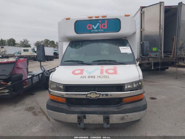 Chevrolet Express 4500 Diesel Image 9