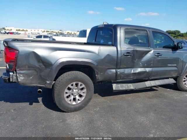 Toyota Tacoma Sr5 V6 Image 15