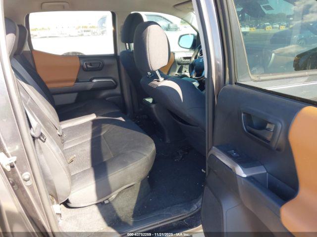 Toyota Tacoma Sr5 V6 Image 16