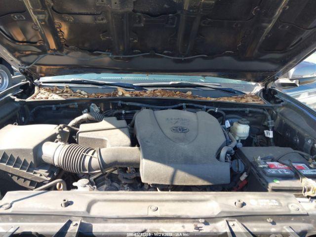 Toyota Tacoma Sr5 V6 Image 11