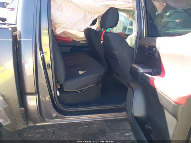 Toyota Tacoma Sr5 V6 Image 13