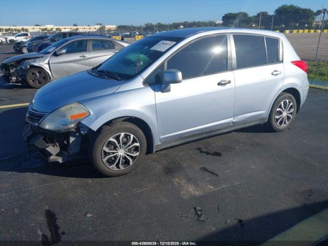 Nissan Versa 1.8s Image 3