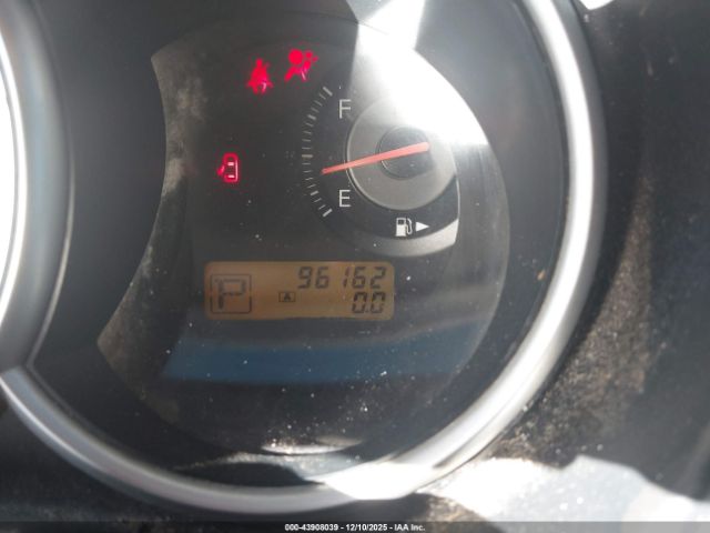 Nissan Versa 1.8s Image 7