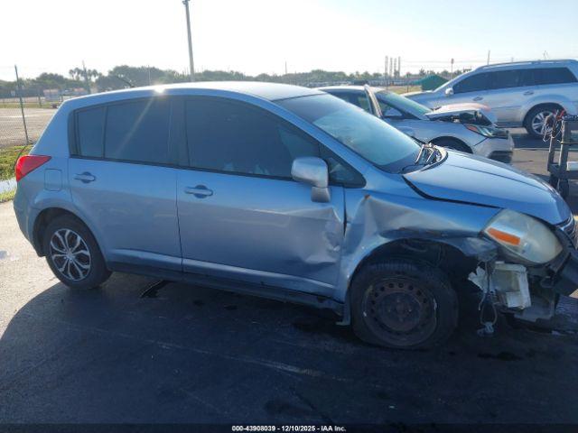 Nissan Versa 1.8s Image 9