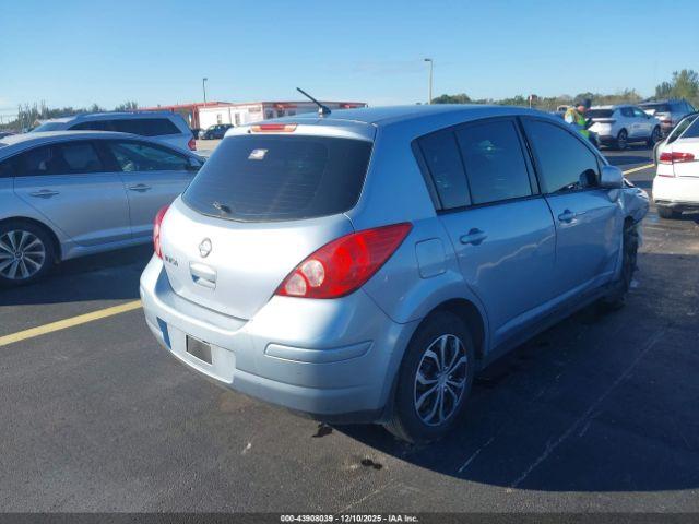 Nissan Versa 1.8s Image 14