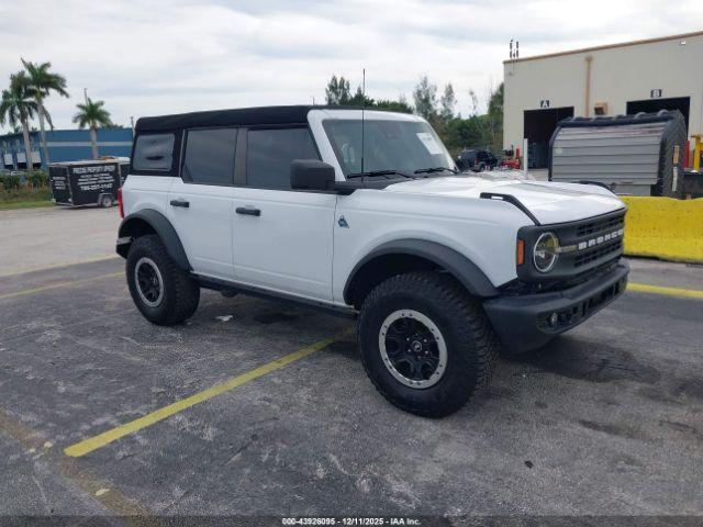  Salvage Ford Bronco