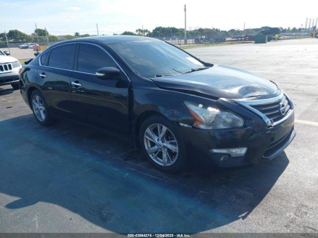  Salvage Nissan Altima