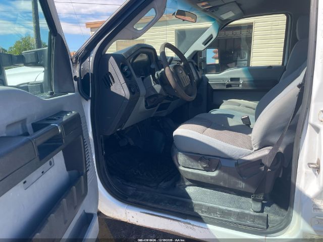 Ford F-350 Xl Image 9