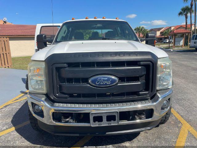 Ford F-350 Xl Image 4