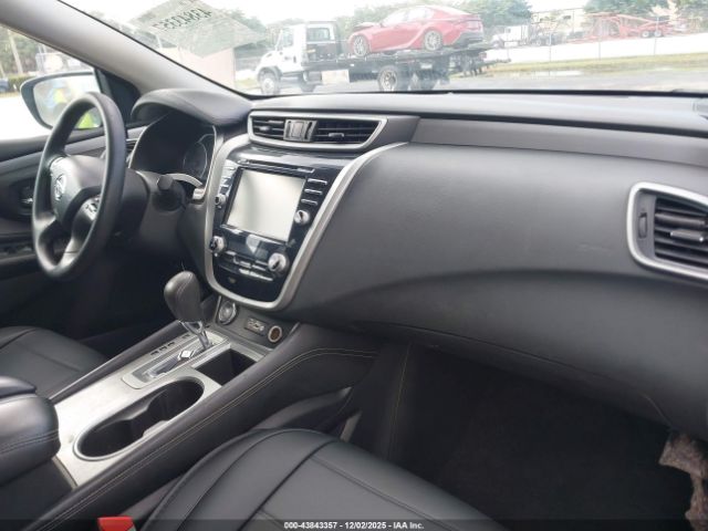 Nissan Murano S Image 16