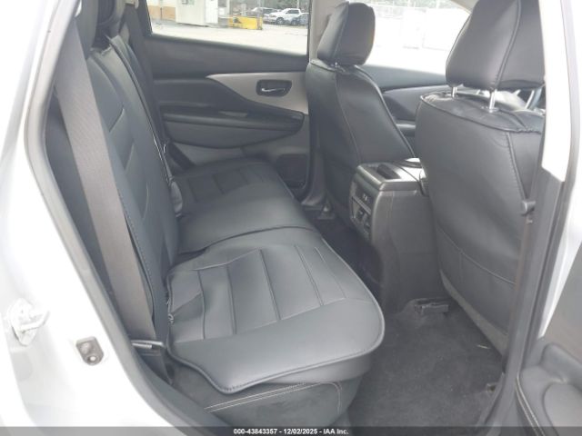 Nissan Murano S Image 3