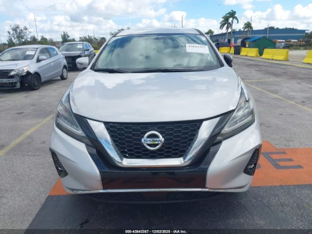 Nissan Murano S Image 4